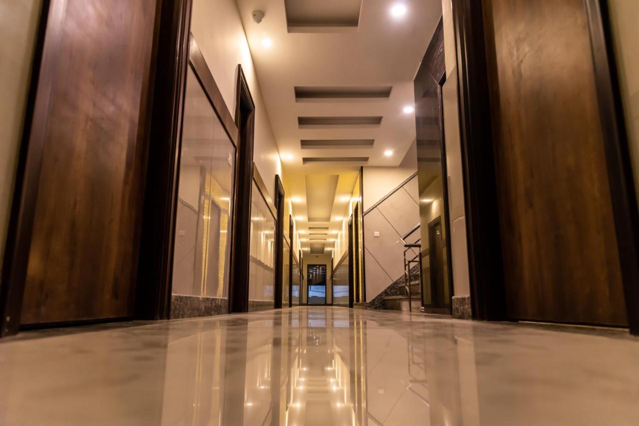 Hotel Arihant Palace , Katra カトラ エクステリア 写真