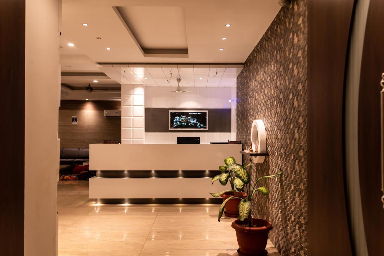 Hotel Arihant Palace , Katra カトラ エクステリア 写真