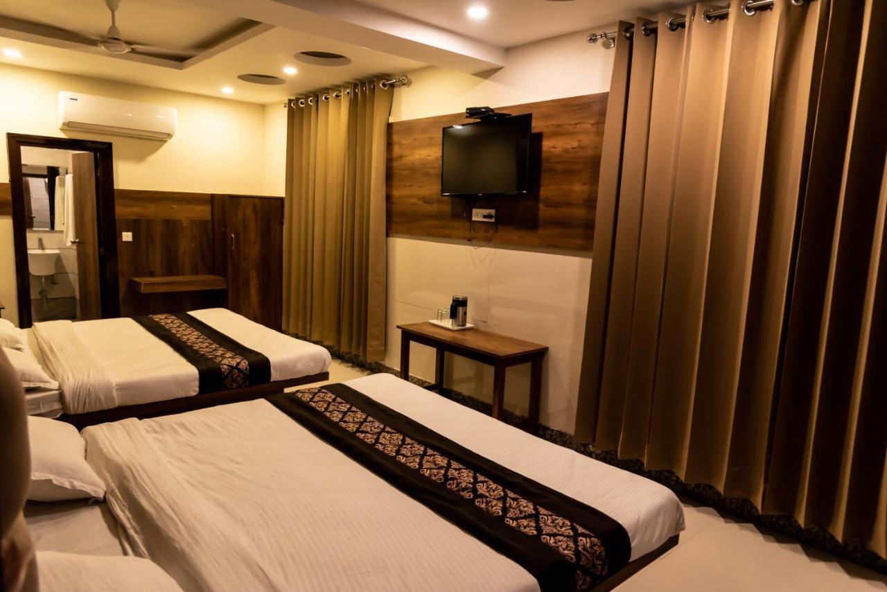 Hotel Arihant Palace , Katra カトラ エクステリア 写真