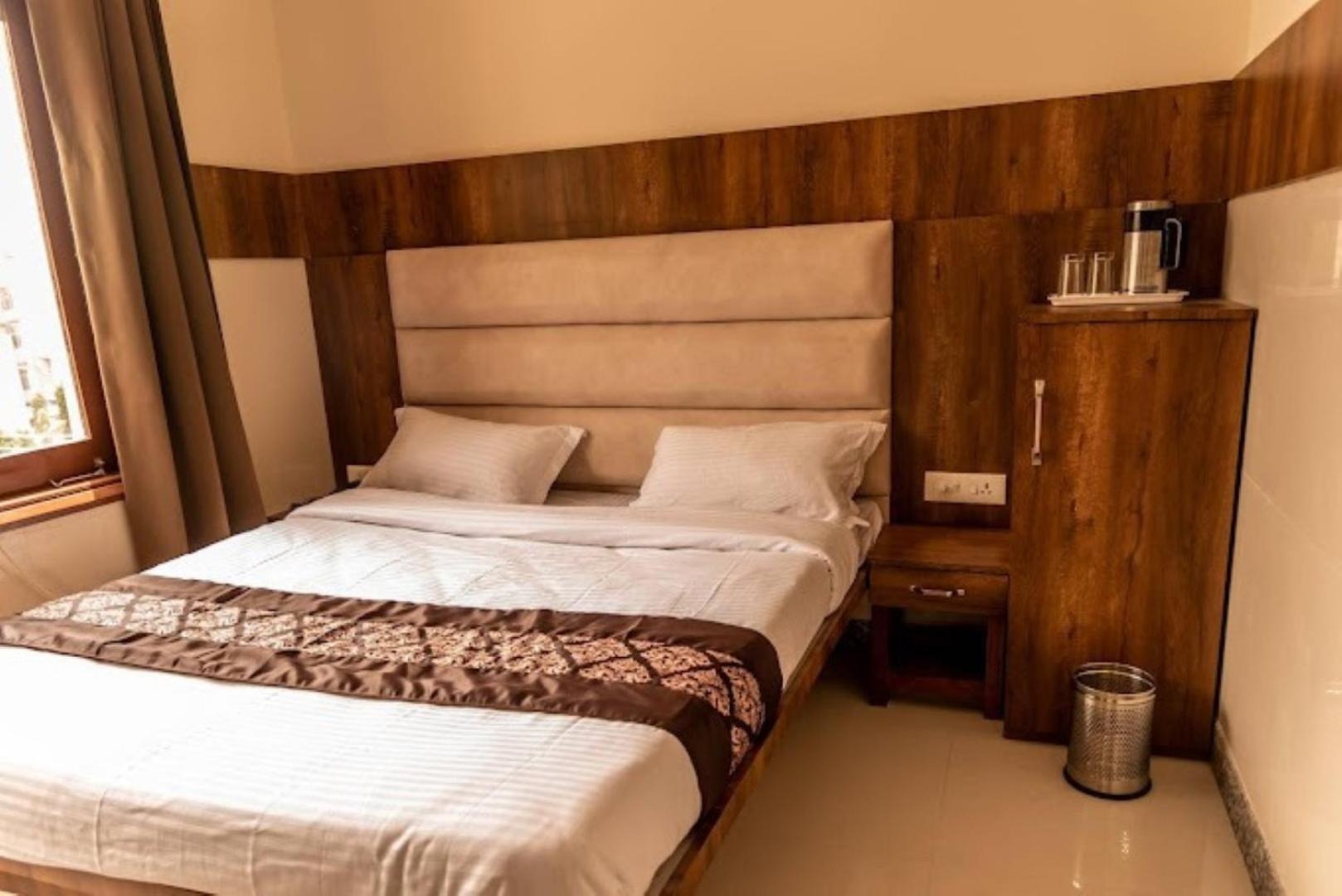 Hotel Arihant Palace , Katra カトラ エクステリア 写真