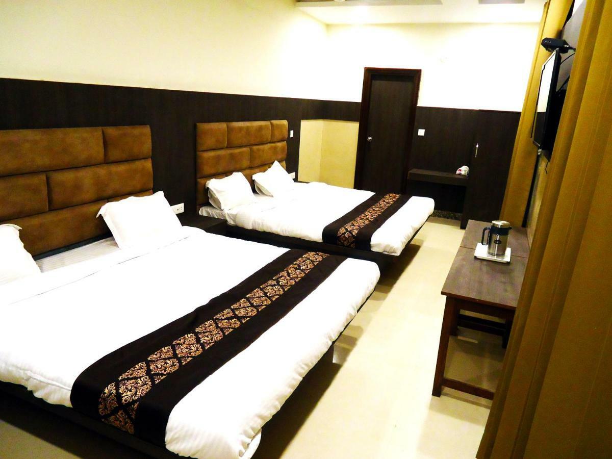 Hotel Arihant Palace , Katra カトラ エクステリア 写真