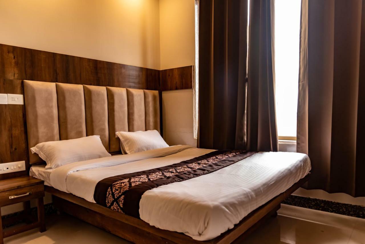 Hotel Arihant Palace , Katra カトラ エクステリア 写真